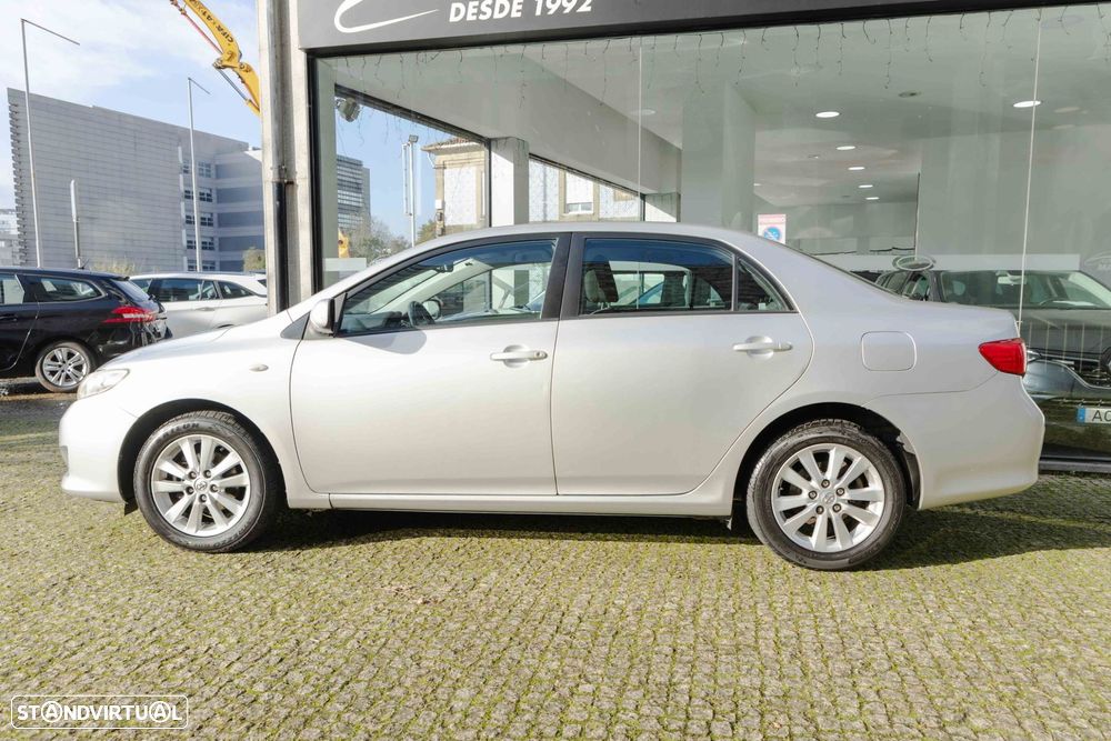 Toyota Corolla 1.4 D-4D Exclusive MM - 2