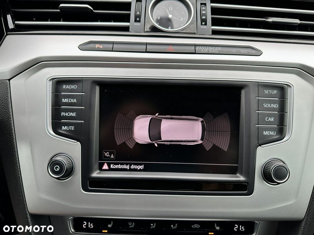 Volkswagen Passat Variant 2.0 TDI SCR Comfortline - 26
