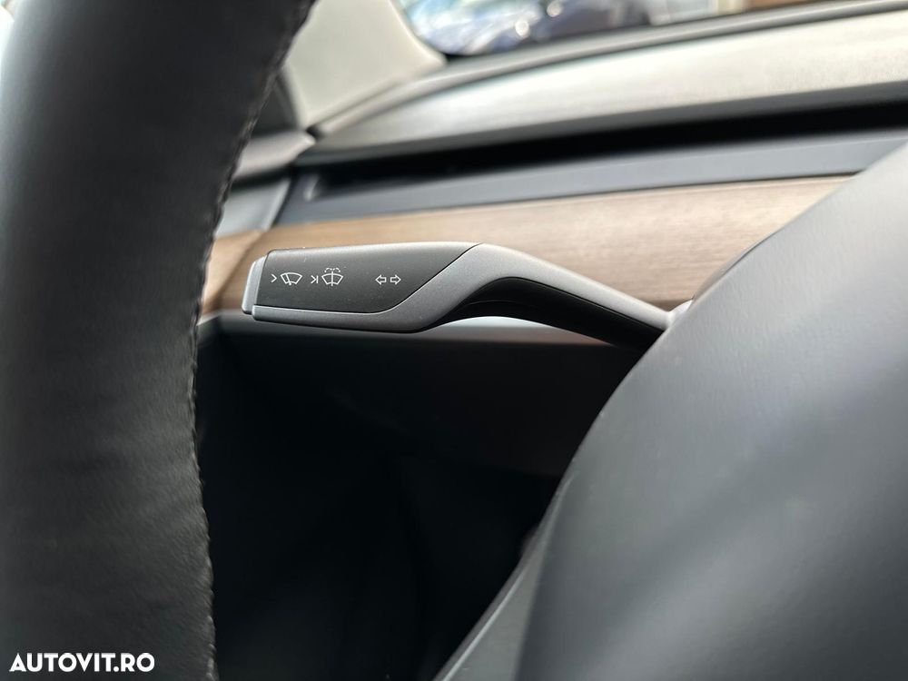 Tesla Model 3 Langstreckenbatterie Allradantrieb Dual Motor Performance - 34