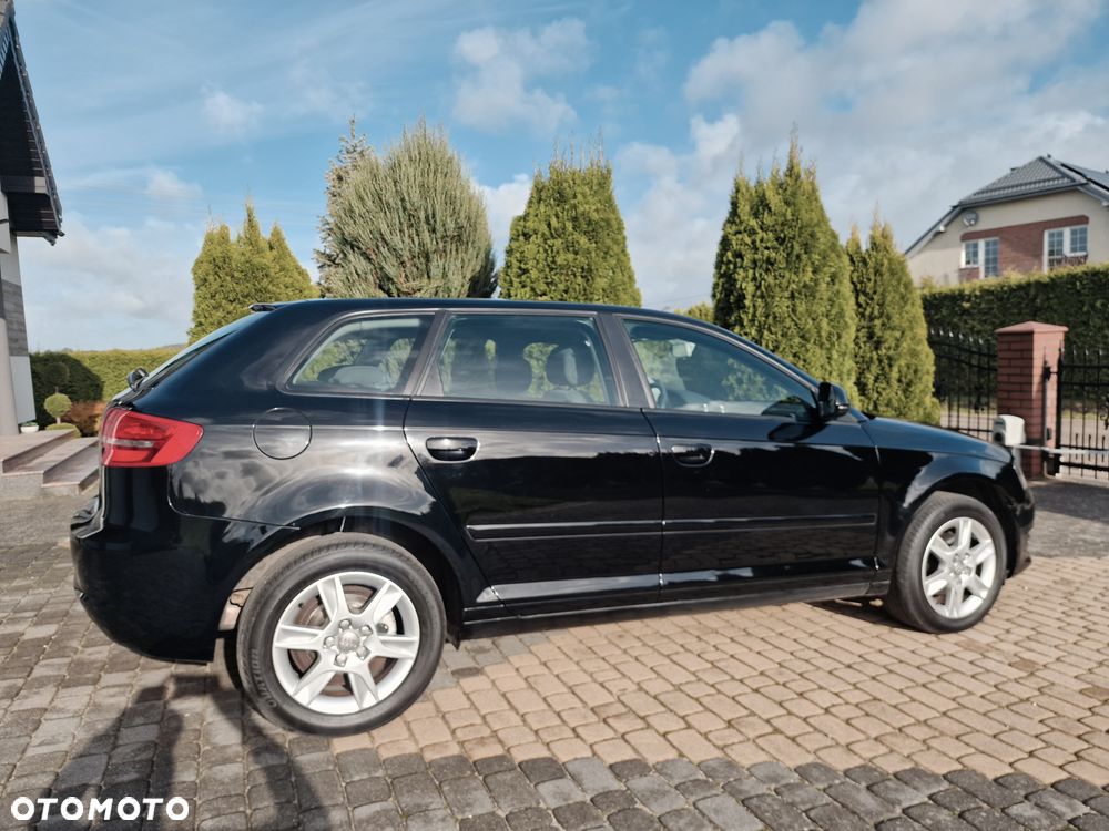 Audi A3 Sportback 1.6 Ambiente - 12
