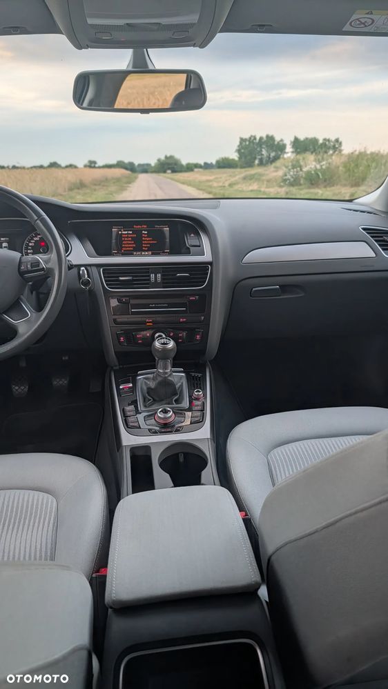 Audi A4 Avant 2.0 TDI DPF Ambiente - 8