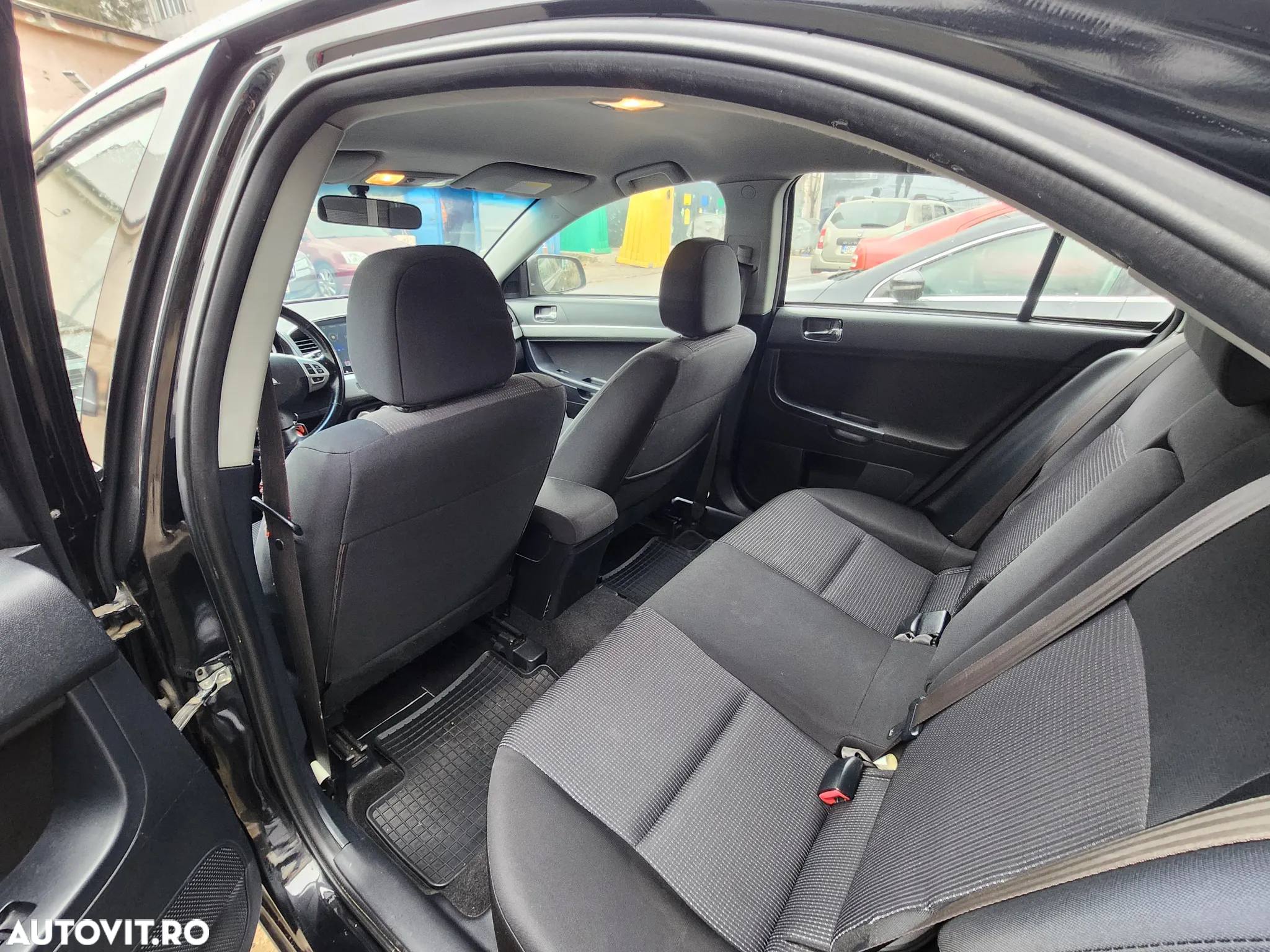 Mitsubishi Lancer - 9