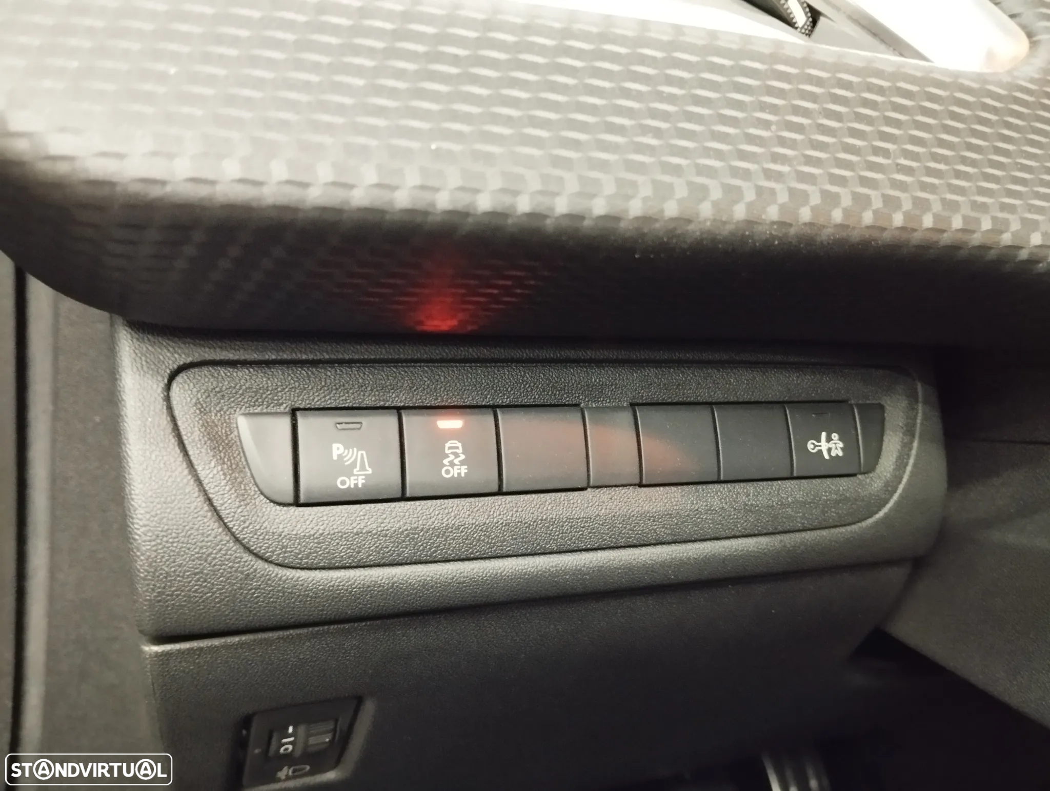 Peugeot 2008 1.4 HDi Active - 16
