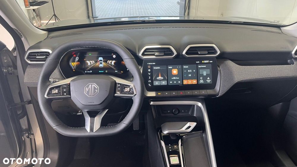 MG ZS Hybrid+ - 26