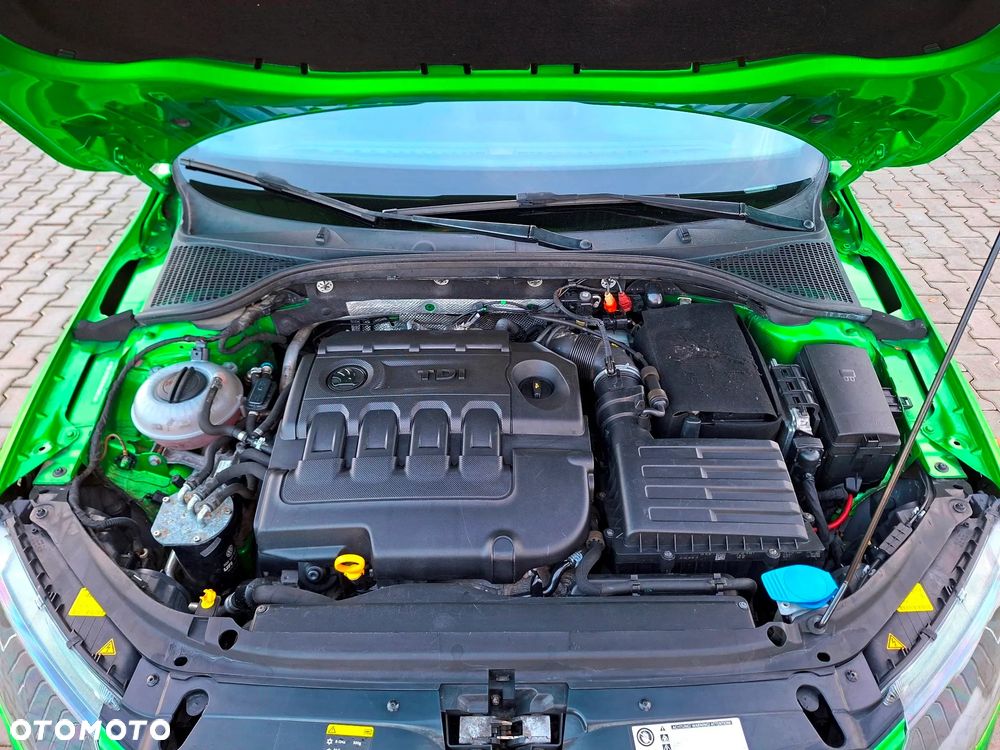 Skoda Octavia 2.0 TDI DSG RS - 17