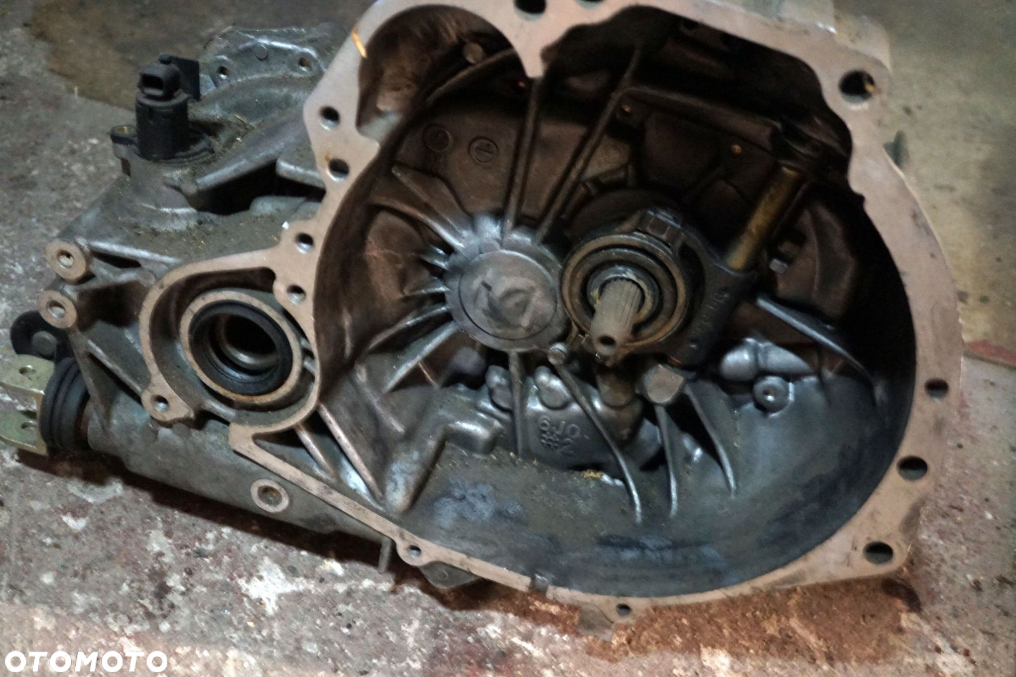 SKRZYNIA BIEGÓW MANUALNA ALMERA II N16 1.8 16V 6J0 NISSAN 2000-2003 - 4
