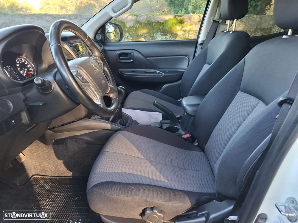 Mitsubishi L200 2.3 DI-D CD Invite 4WD - 14