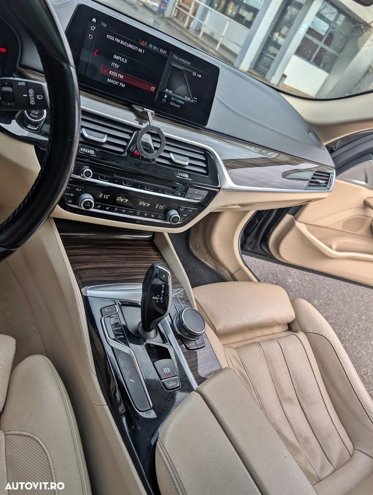 BMW Seria 5 530d xDrive AT - 19