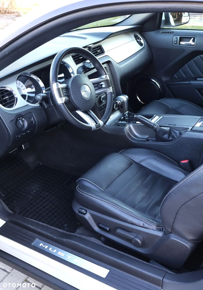 Ford Mustang 3.7 V6 Premium - 10