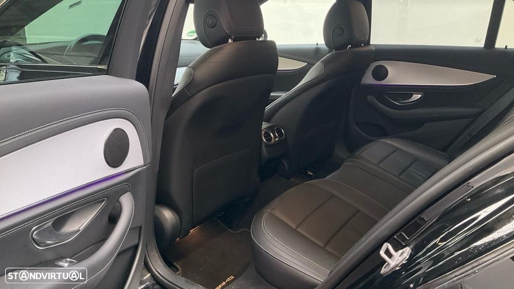 Mercedes-Benz E 300 de 4Matic 9G-TRONIC AMG Line - 7