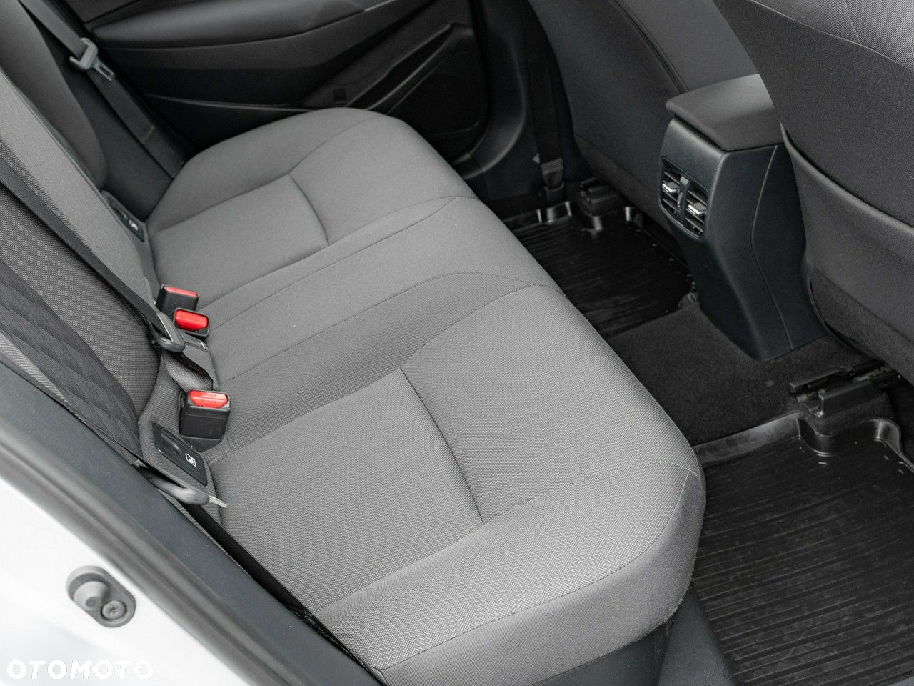 Toyota Corolla 1.8 Hybrid Comfort - 31
