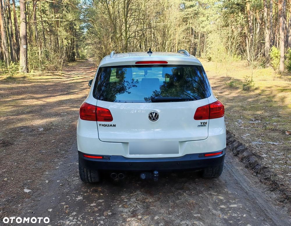 Volkswagen Tiguan 2.0 TDI DPF BlueMotion Technology Lounge Sport & Style - 4