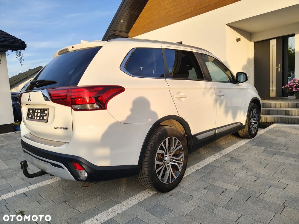 Mitsubishi Outlander 2.0 Instyle Navi 4WD CVT - 7