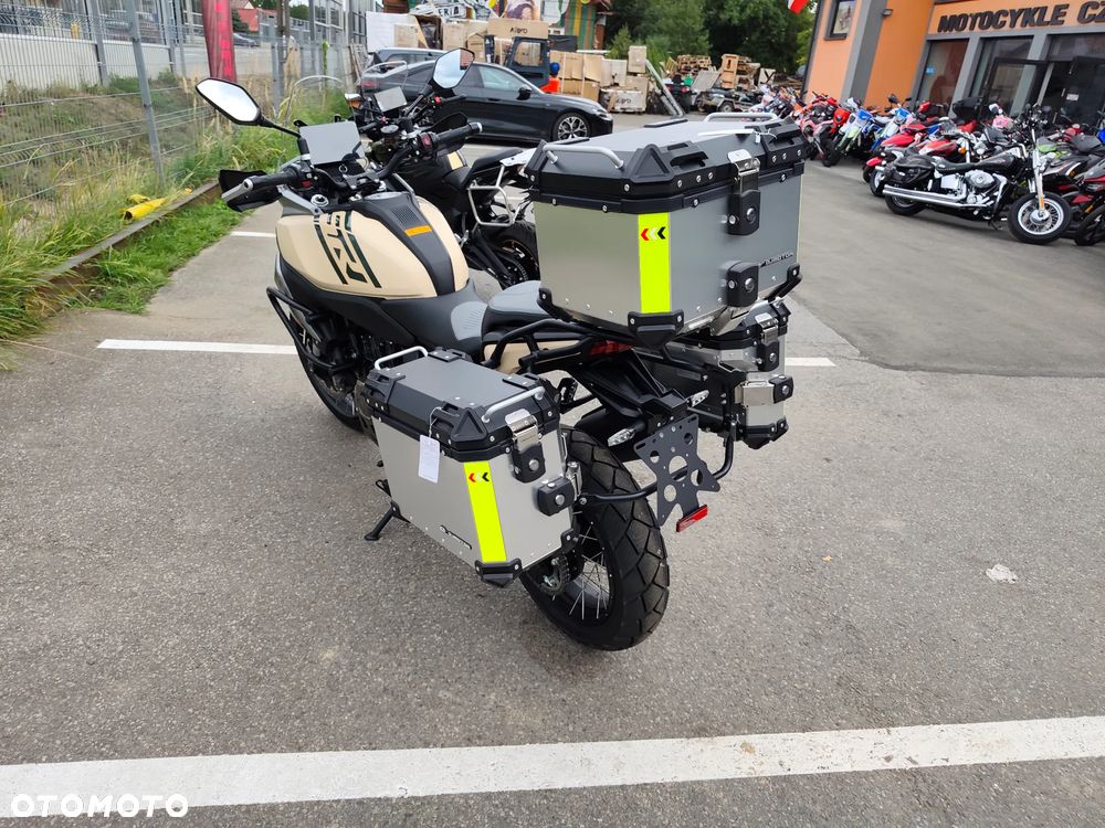 QJMOTOR SRT 600SX - 8