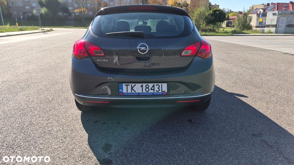 Opel Astra 2013 photo 4