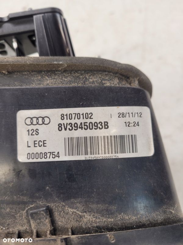 LAMPA LEWY TYŁ W KLAPĘ AUDI A3 8V 3D 8V3945093B - 5