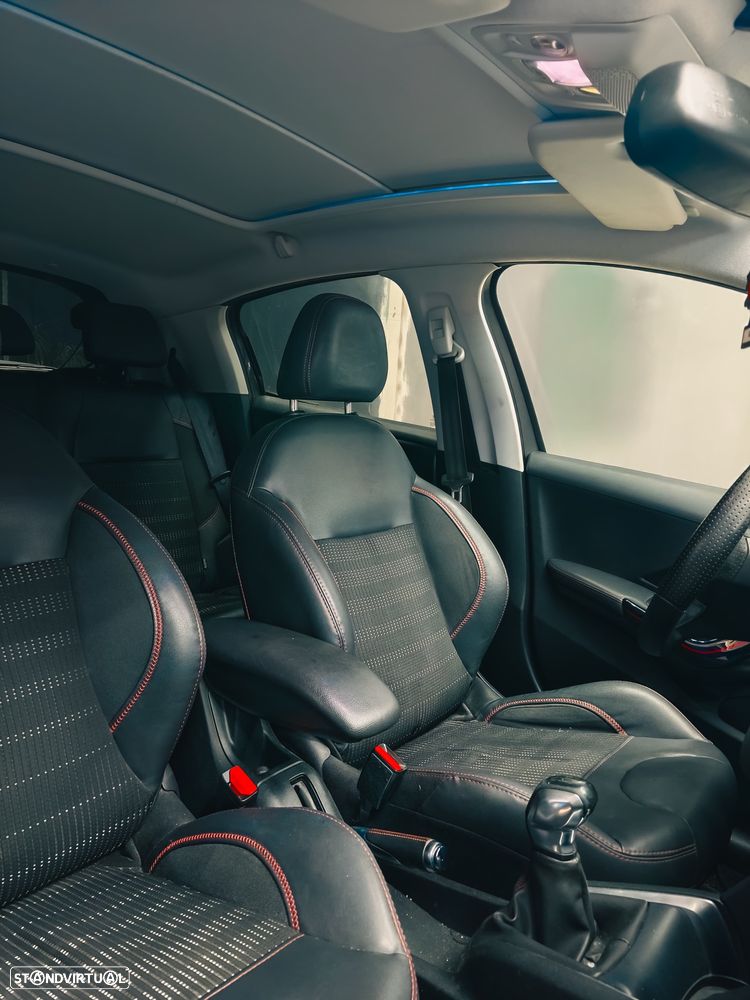 Peugeot 208 1.2 PureTech GT Line - 6