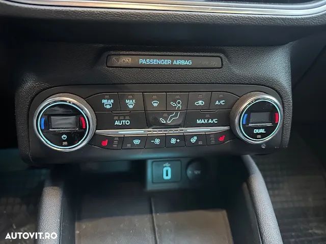 Ford Focus 1.0 EcoBoost Titanium - 23