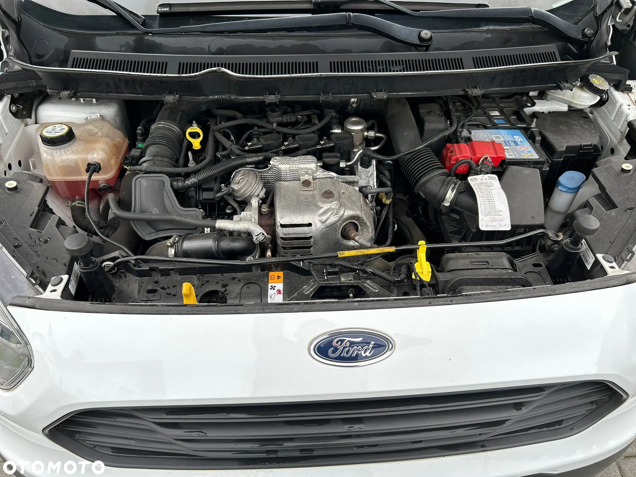 Ford Transit Courier - 17