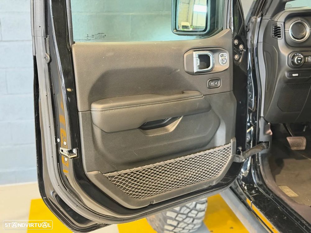 Jeep Gladiator 3.0 CRD Overland AT8 - 17