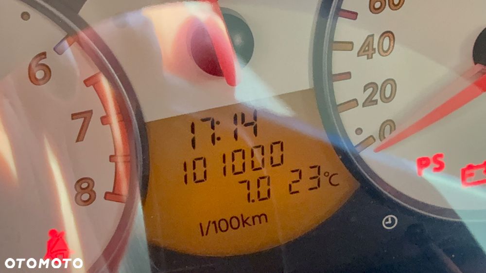 Nissan Micra - 8