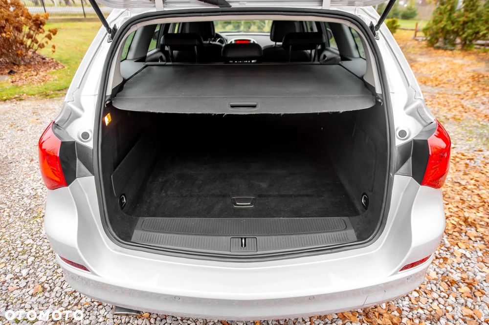 Opel Astra 1.4 Turbo 150 Jahre - 13