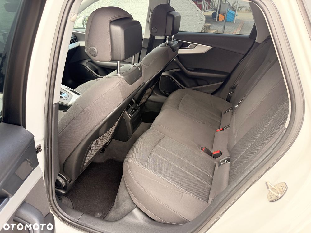 Audi A4 Avant 2.0 TDI S tronic quattro - 29