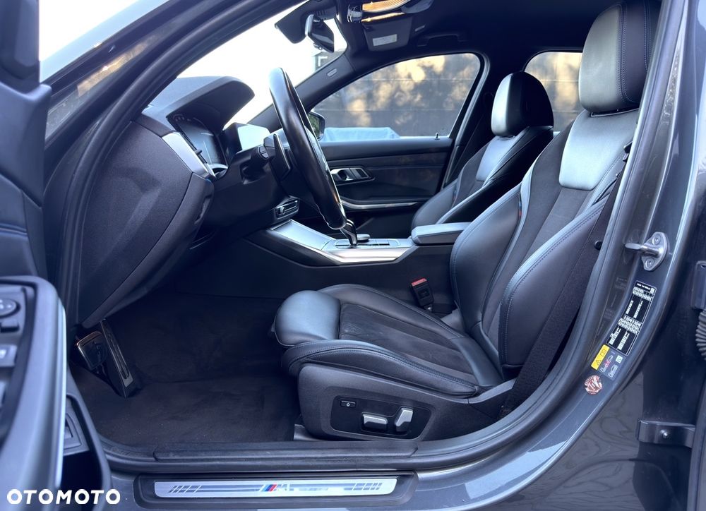 BMW Seria 3 330e xDrive M Sport - 36