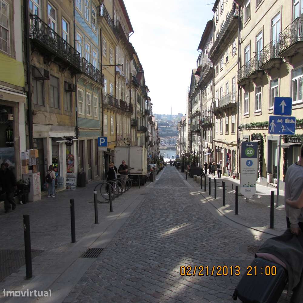 Prédio com 13 frações na Ribeira - Grande imagem: 2/20
