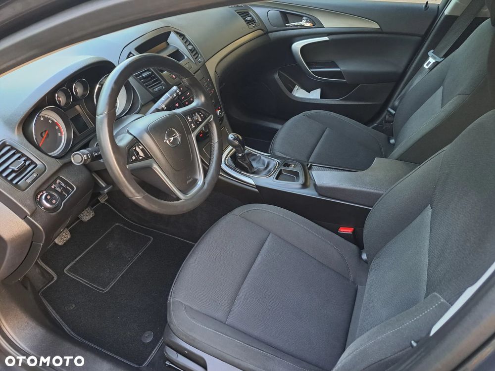 Opel Insignia - 10