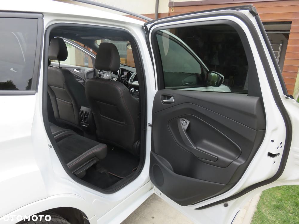 Ford Kuga 2.0 TDCi 4x4 ST-Line - 14