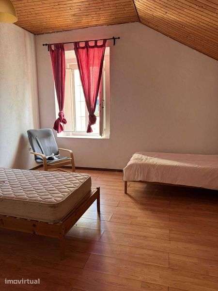 Duplex em vivenda no estoril, 2minuitos do casino - Grande imagem: 4/12