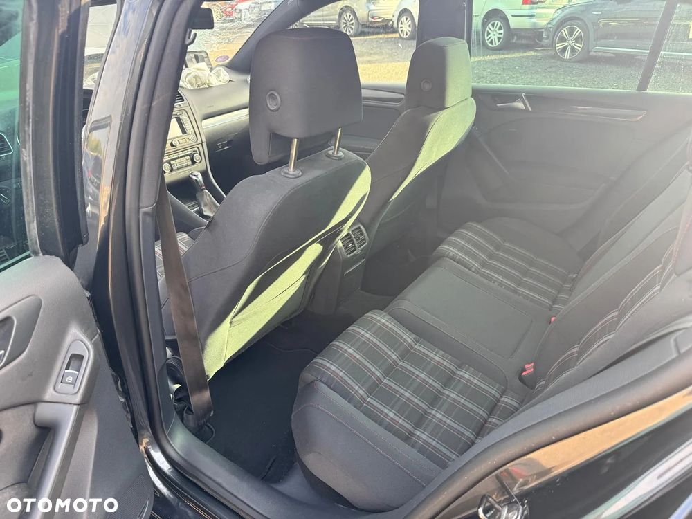 Volkswagen Golf VI 2.0 TSI GTI - 10