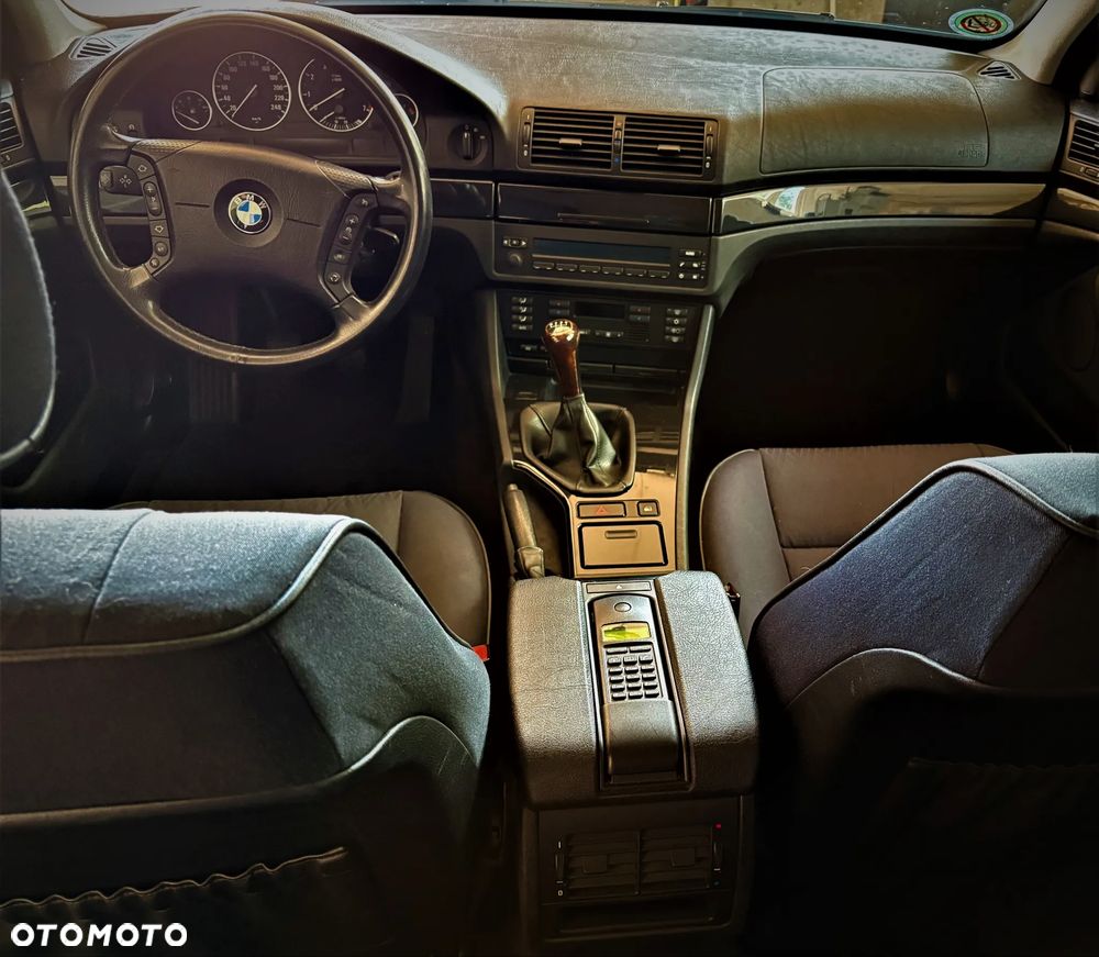 BMW Seria 5 520i Touring - 8