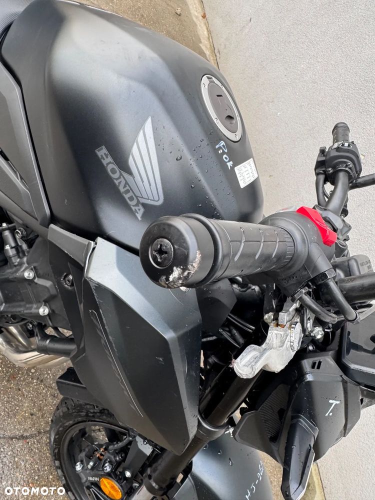 Honda CB - 10