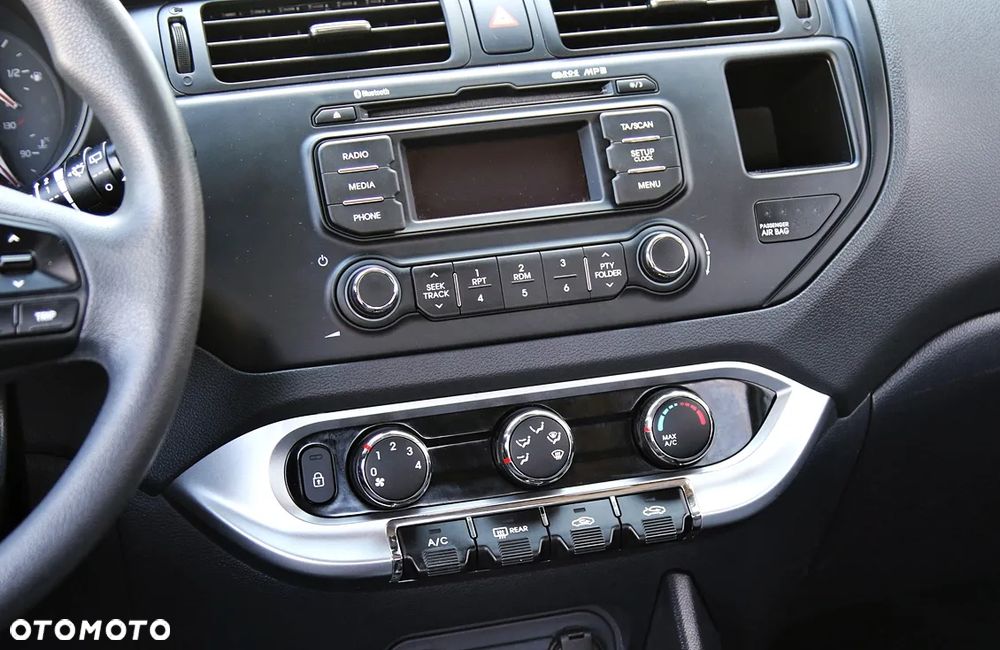 Kia Rio 1.2 L - 20