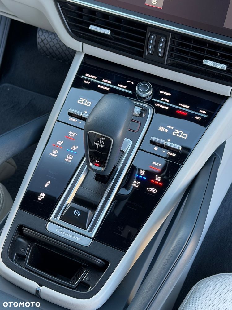 Porsche Cayenne Platinum Edition - 25