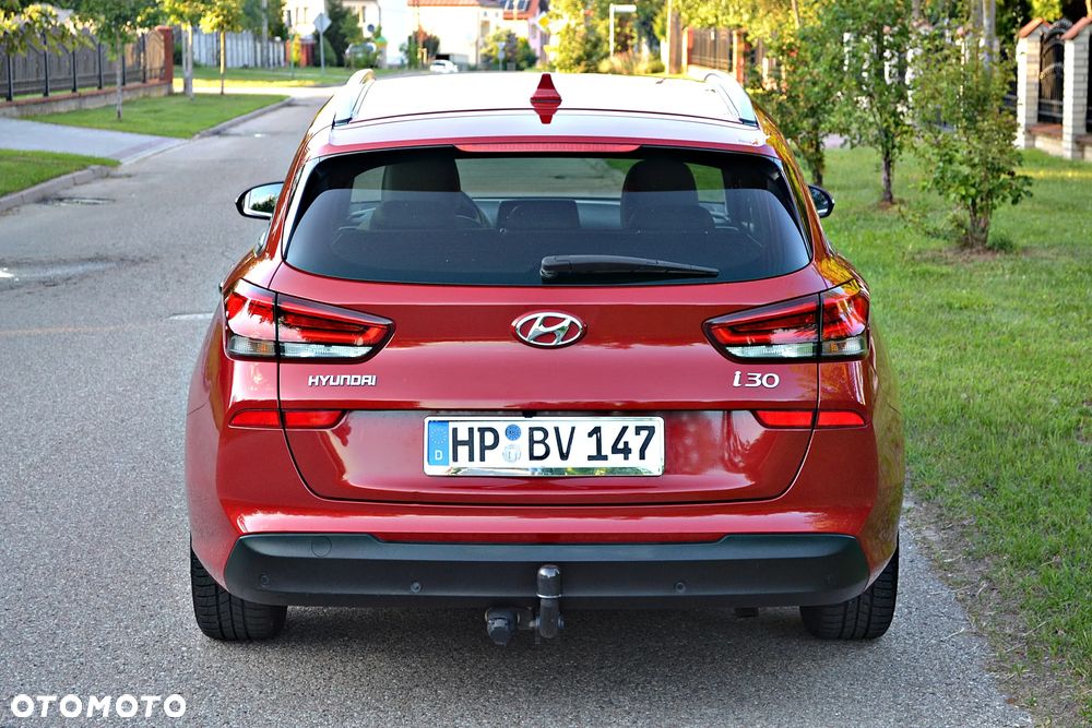 Hyundai i30 blue 1.6 CRDi Premium - 11