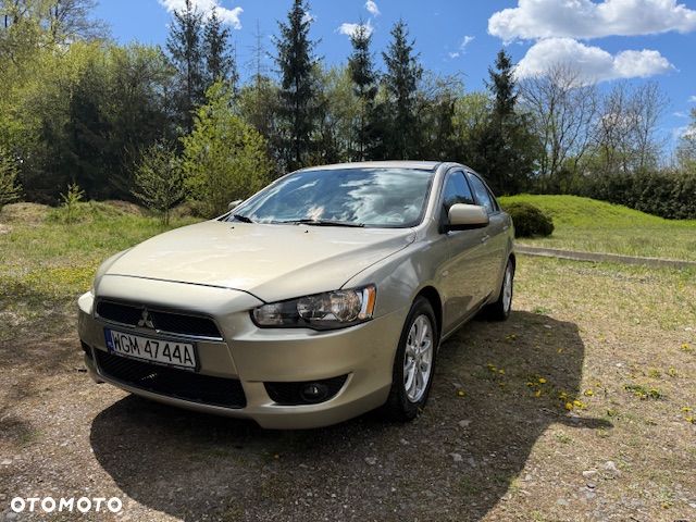 Mitsubishi Lancer 1.6 Invite - 1