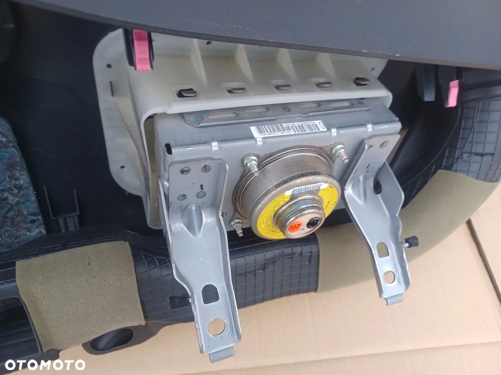 DESKA KOKPIT PASY RAV4 LIFT 09-12 - 3