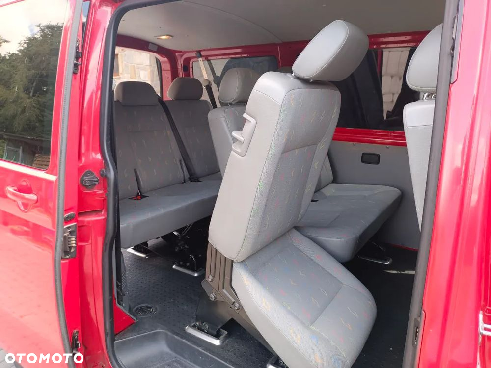 Volkswagen Caravelle - 4