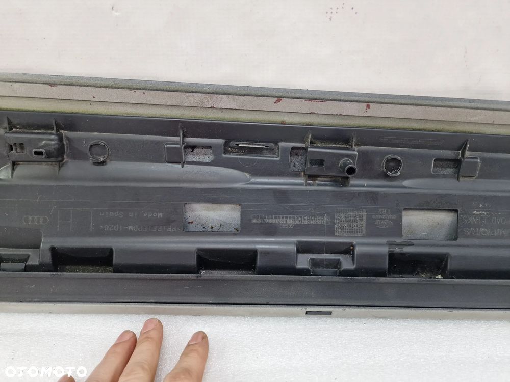 AUDI Q3 8U0 , LIFT 11-18 LEWA LISTWA DRZWI TYLNA TYLNIA TYŁ , NR 8U0853969D , NR AUKCJI LD4 - 6