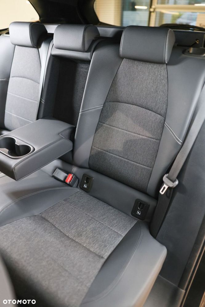 Toyota Corolla 2.0 Hybrid Style - 16
