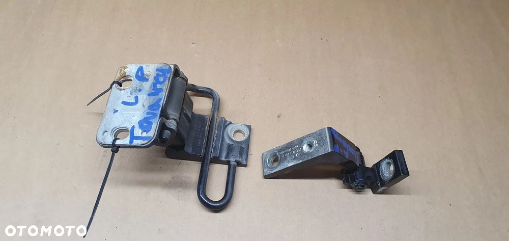 Zawias lewy przód przedni górny dolny para VW Touareg 7L0831411 - 1