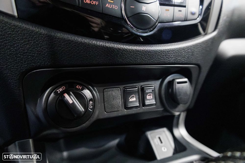 Nissan Navara 2.3 dCi CD 4WD | IVA Dedutível - 23