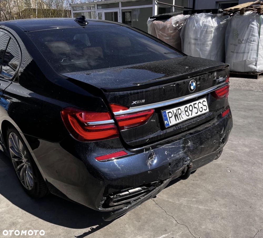 BMW Seria 7 730d xDrive sport - 38