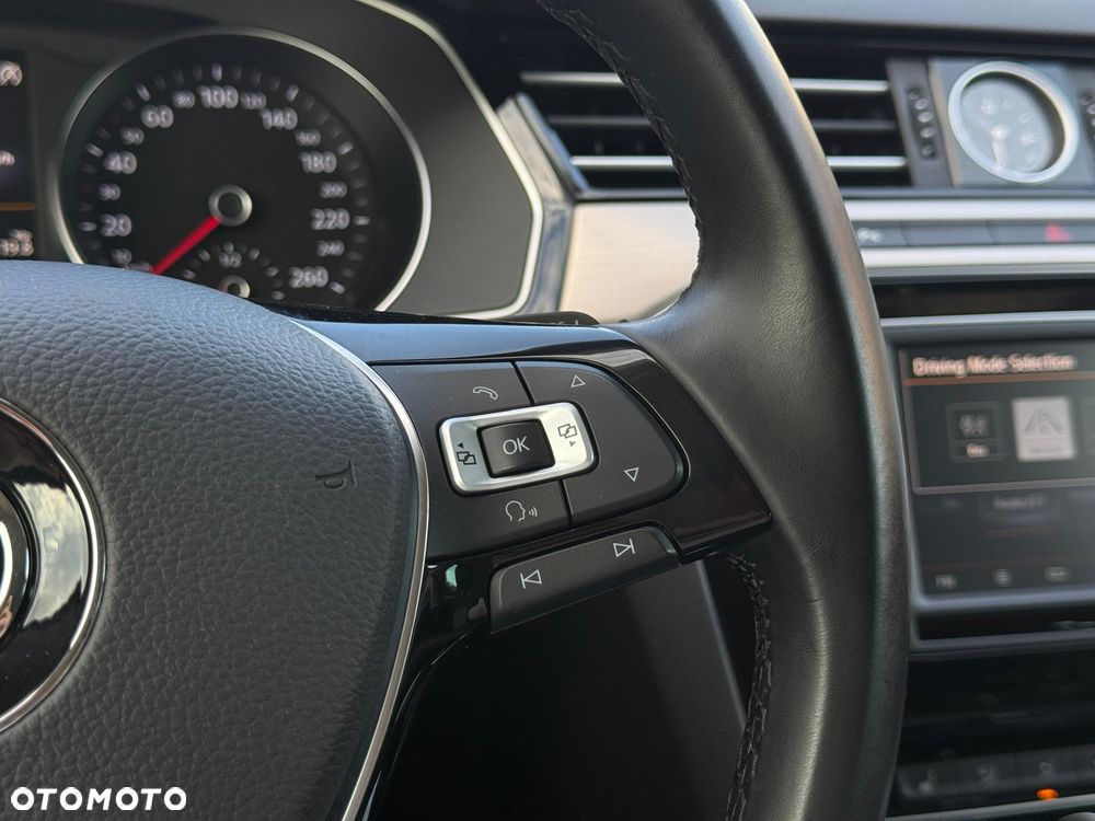 Volkswagen Passat 2.0 TDI SCR (BlueMotion Tech) 4Mot DSG Highline - 21