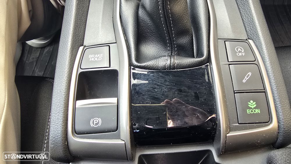 Honda Civic 1.5 i-VTEC Sport Plus - 38
