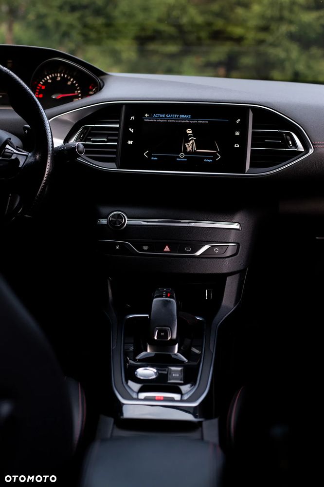 Peugeot 308 BlueHDi 130 EAT8 Stop & Start GT - 32