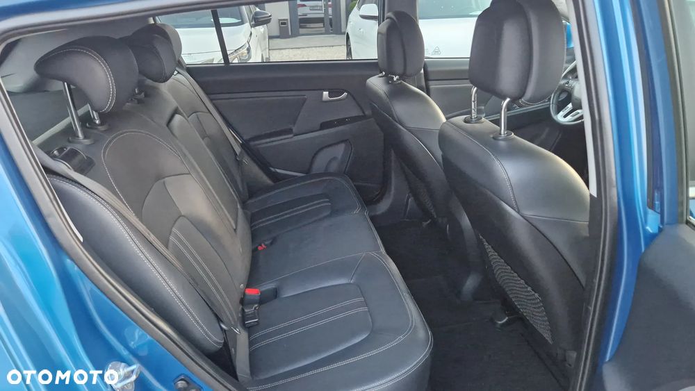 Kia Sportage 2.0 CRDI 4WD Automatik Spirit - 16